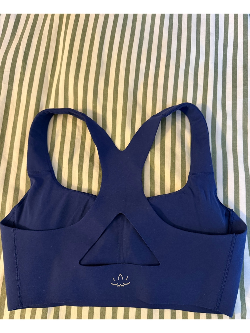 Beyond Yoga Glowzone Scoop Neck Sports Bra, M - Picture 3 of 5